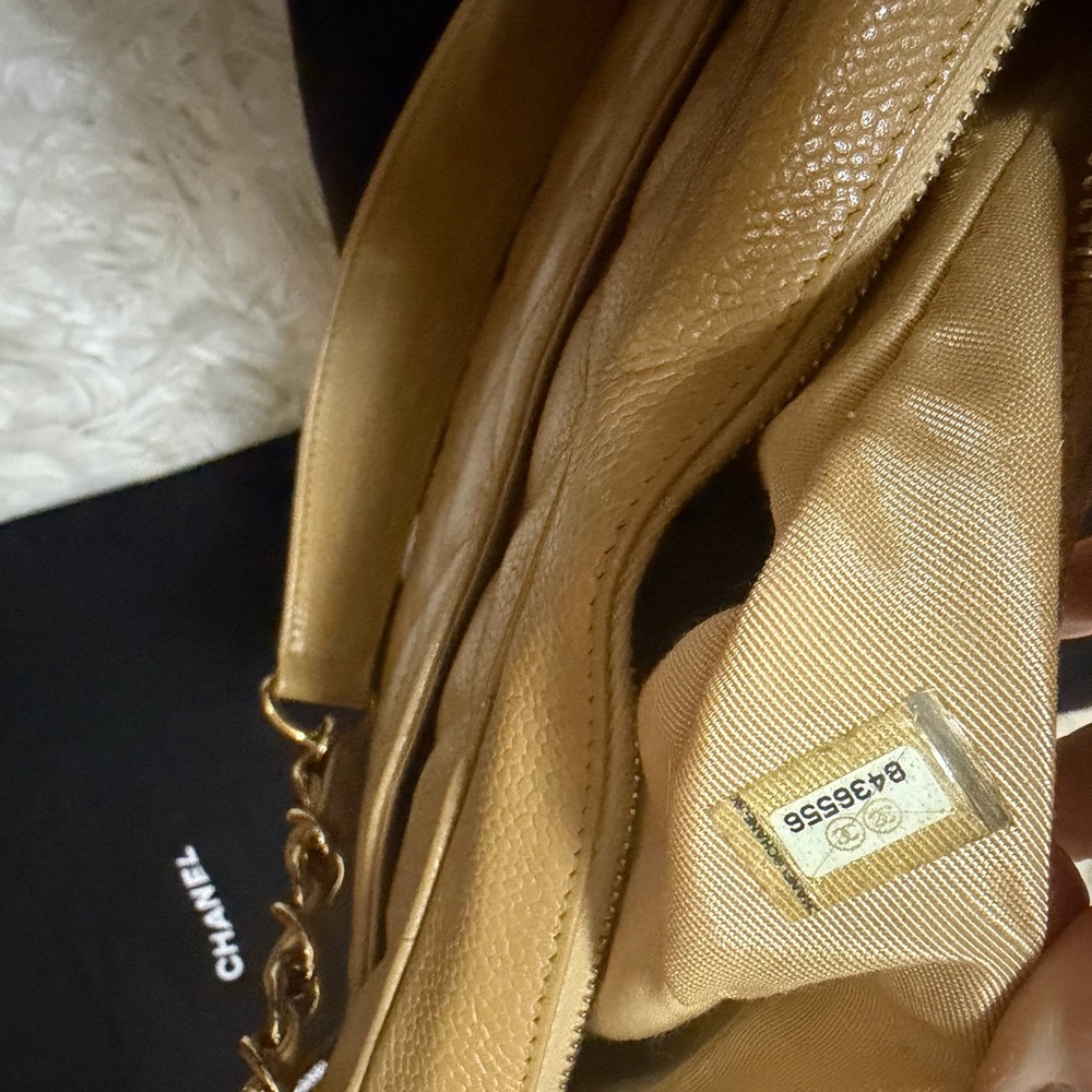 Chanel Beige Quilted Shoulder Bag - Picture 5 of 10